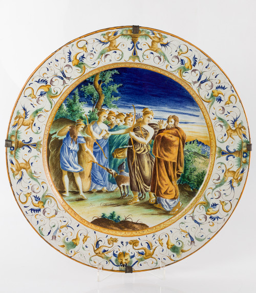 Plato decorativo de cerámica representando a Diana cazadora