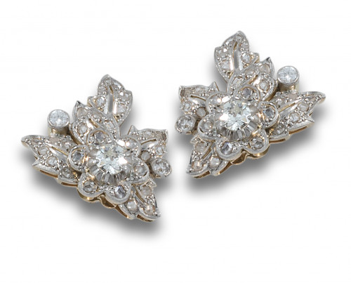 PENDIENTES, AÑOS 40, DE DIAMANTES, ORO AMARILLO Y PLATINO