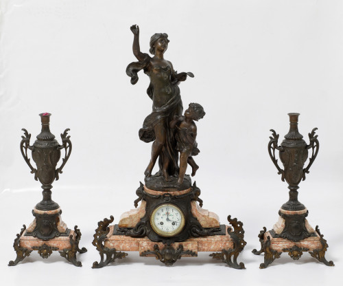 Reloj con guarnición