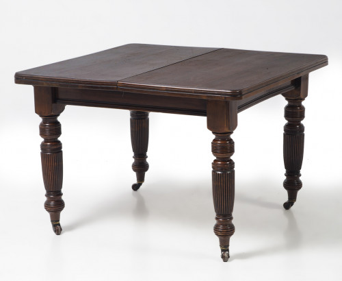 Mesa de comedor victoriana