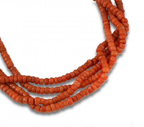 COLLAR S. XIX CORAL ORO 4 HILOS 18