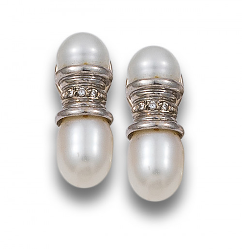 PENDIENTES TÚ Y YO DE PERLAS Y DIAMANTES, EN ORO BLANCO