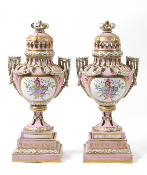 Pareja de pot pourris de porcelana, S. XX