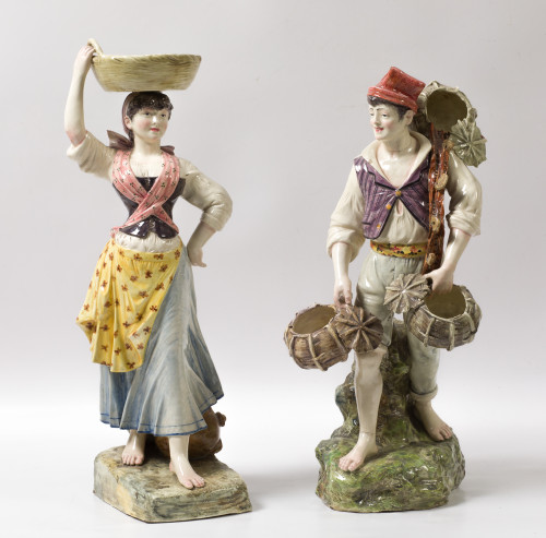 Pareja de campesinos napolitanos, de loza esmaltada, Italia