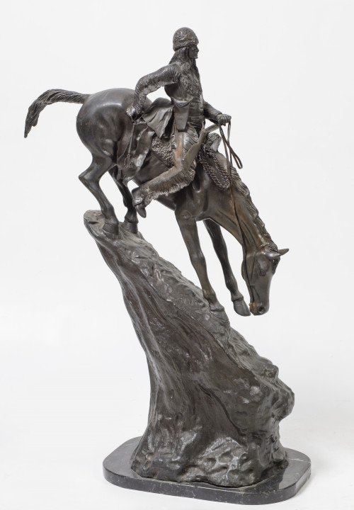 "El hombre de la montaña", escultura de bronce patinado sig