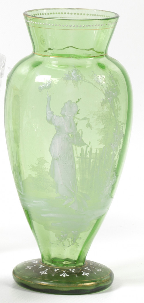Jarrón de cristal verde, med. S. XX