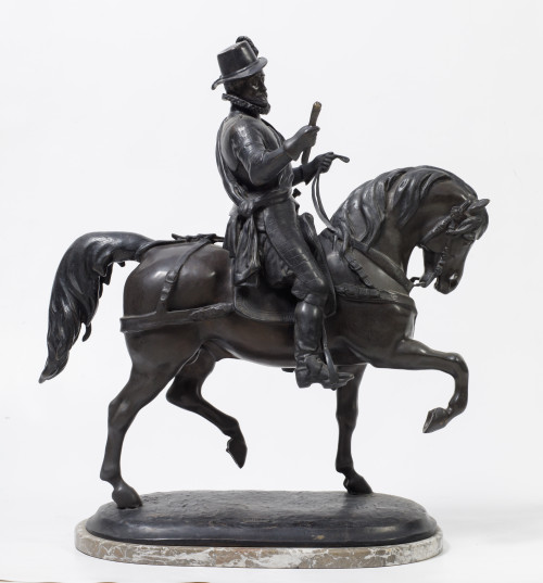 "Felipe II a caballo", escultura de bronce patinado sobre b