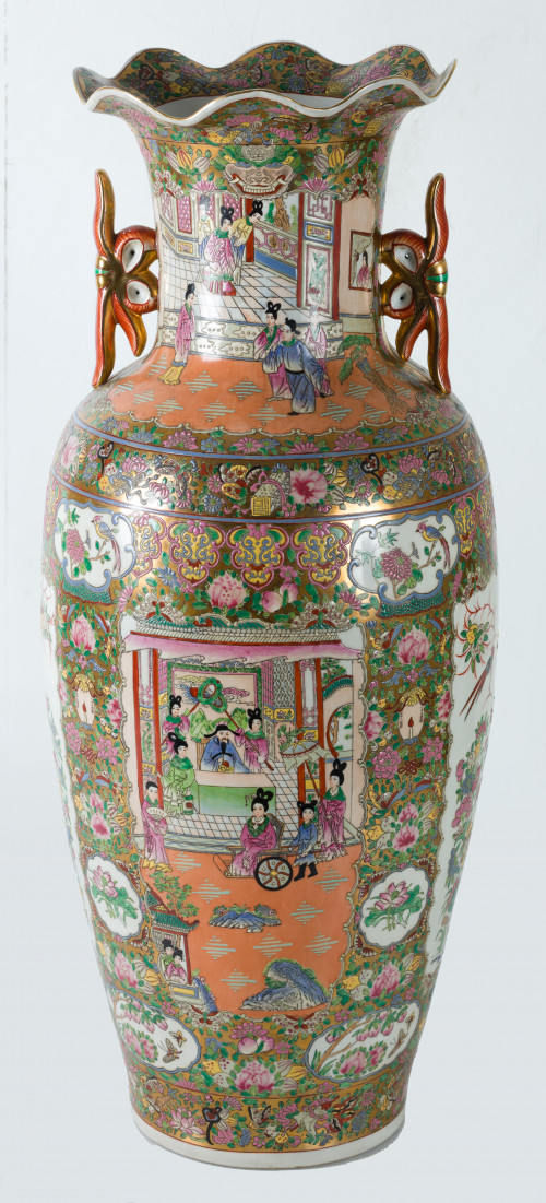 Jarrón de porcelana china de Cantón, vidriada y esmaltada,