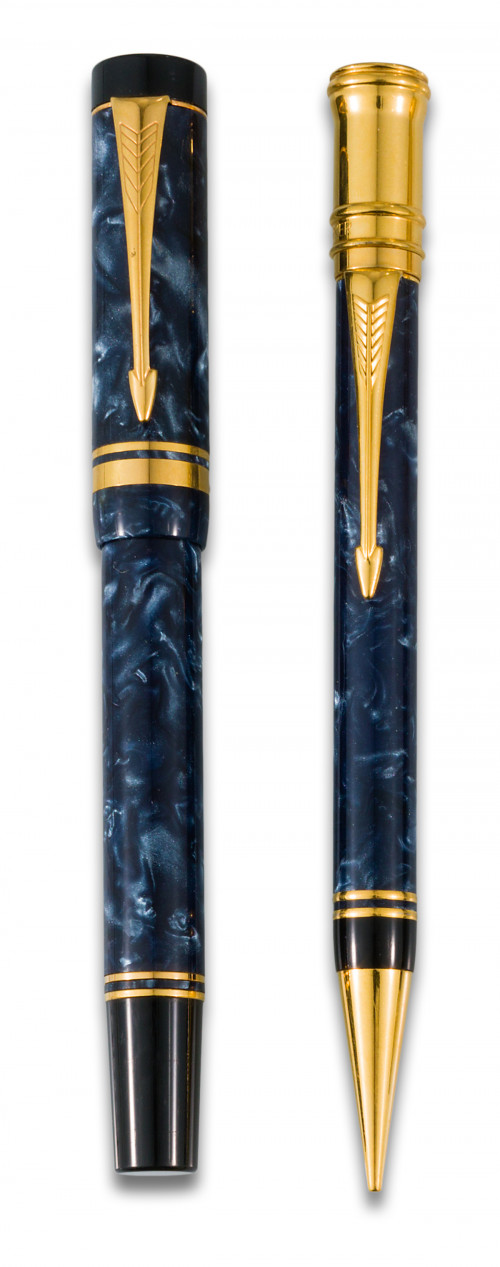 9. PLUMA ESTILOGRÁFICA Y PORTAMINAS PARKER, AZUL