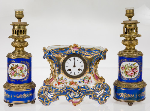 Guarnición de reloj y lámparas de porcelana, Francia, S.XIX
