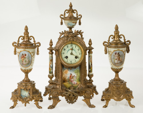 Guarnición de metal dorado y porcelana