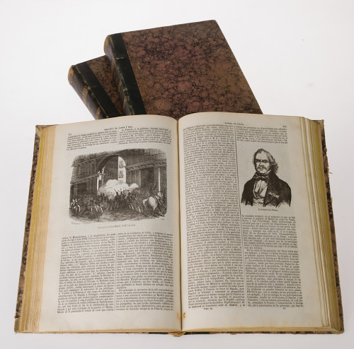 Lote de tres libros de Historia de España , Tinta negra imp