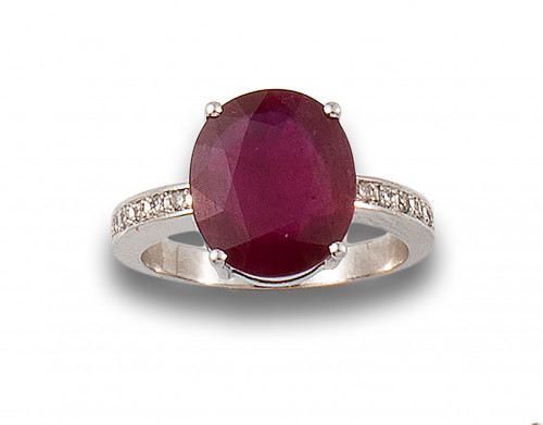 SORTIJA RUBI OVAL DE 5,44 CT. Y BRILL 