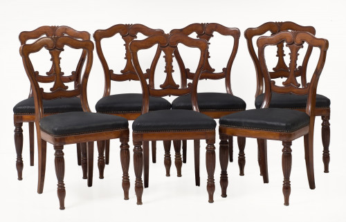 Siete sillas de madera nogal,Louis Philippe, Francia, ffs.
