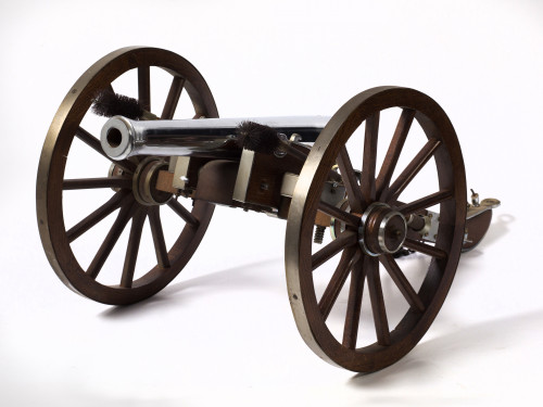 Maqueta de cañón con cureña de madera y caña de acero, Eiba