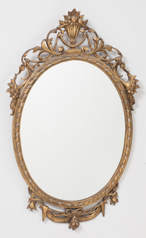 Espejo oval, siguiendo modelos del S. XVIII, España, S.XX