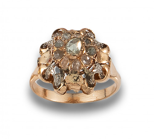 SORTIJA ANTIGUA DE DIAMANTES Y ORO ROSA