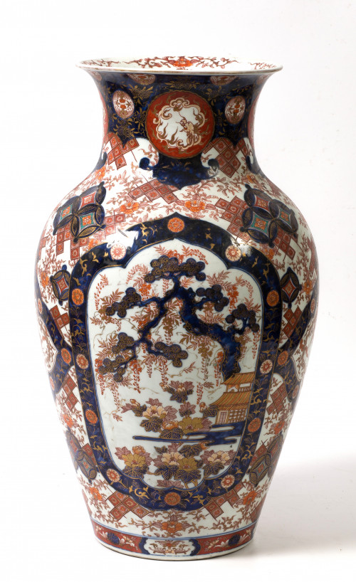 Jarrón de porcelana Imari, Japón, S. XIX