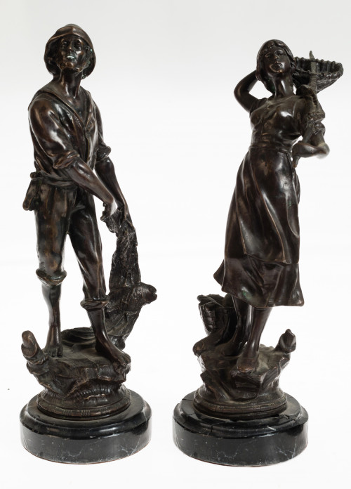 Pareja de pescadores, dos figuras de bronce patinado, Franc