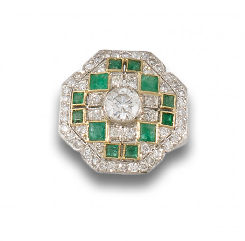 SORTIJA HEXAGONAL, ESTILO ART DECÓ, DE PLATINO, DIAMANTES Y