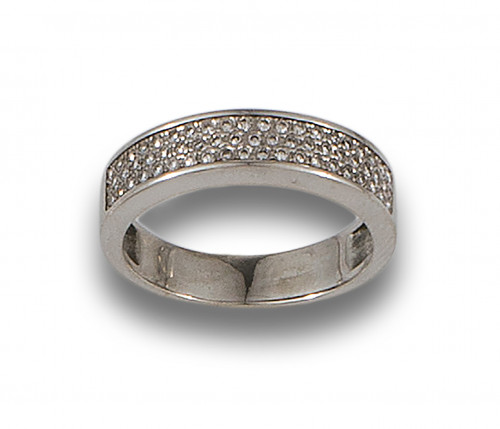 SORTIJA MEDIA ALIANZA DE DIAMANTES Y ORO BLANCO