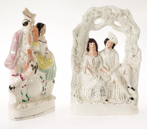 Pareja escocesa sentada, figura de loza, Staffordshire, Ing