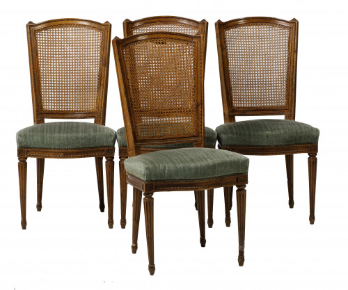 Cuatro sillas de estilo Luis XVI, S. XX