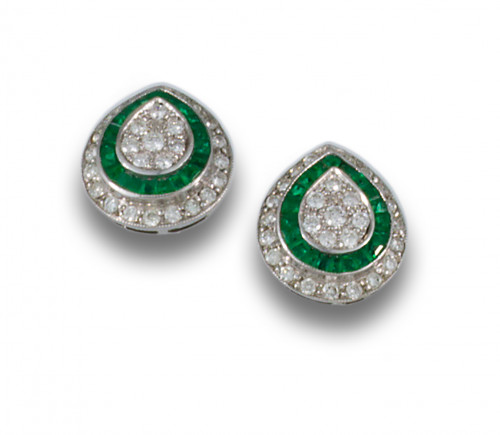 PENDIENTES GOTAS DE PLATINO, DIAMANTES Y ESMERALDAS