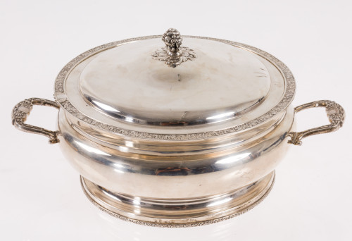 Sopera con tapa de plata, españa, med.S.XX