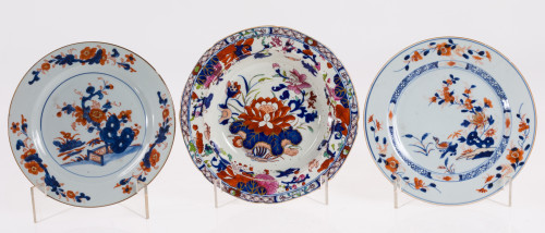 Pareja de platos en porcelana Imari, Japón, S. XIX