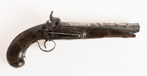 Pistola de pistón, cañón con baqueta y martillo zooforme, S