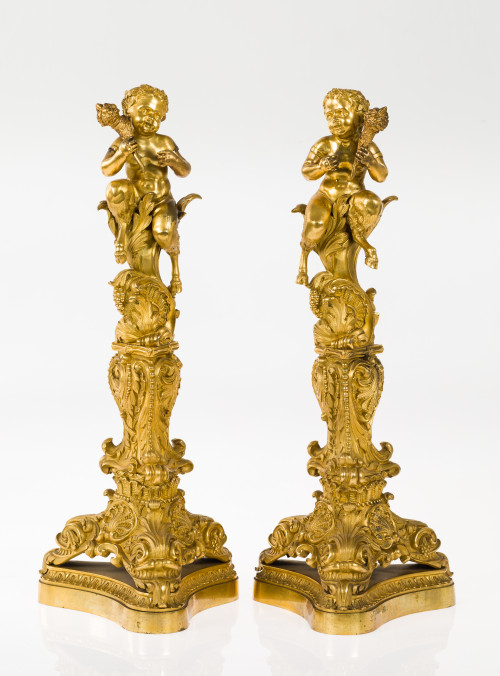 Pareja de ornamentos rematados por sátiros, periodo Louis P