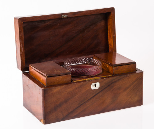Caja de té en caoba, Inglaterra, ffs. S. XIX