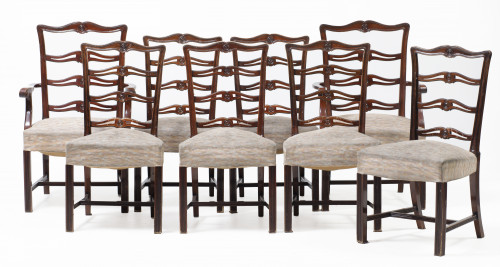 Seis sillas y dos butacas de estilo Chippendale, S. XX