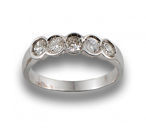 SORTIJA CINQUILLO DE DIAMANTES Y ORO BLANCO