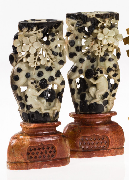 Pareja de figuras de piedra de jabón tallada, China, S.XIX