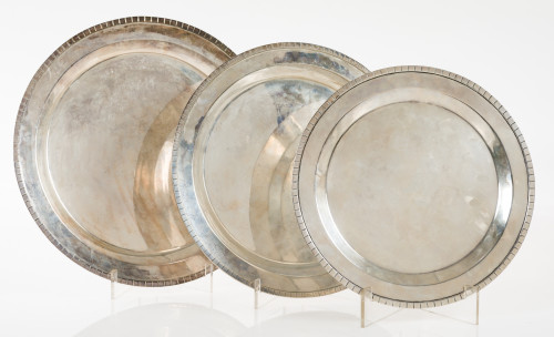 Tres fuentes circulares en plata española, S. XX