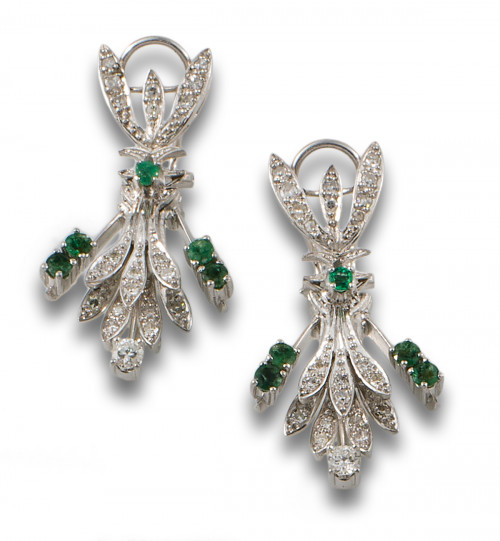 PENDIENTES LARGOS, AÑOS 60, DE DIAMANTES, ESMERALDAS Y PLAT
