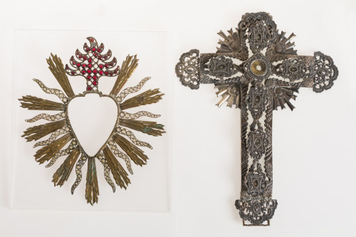 Corazón Sagrado de Jesús, en metal plateado con incrustació