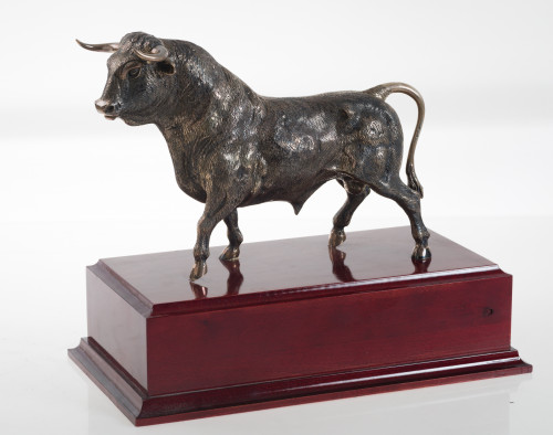 "Toro", escultura de plata, España, med.S.XX
