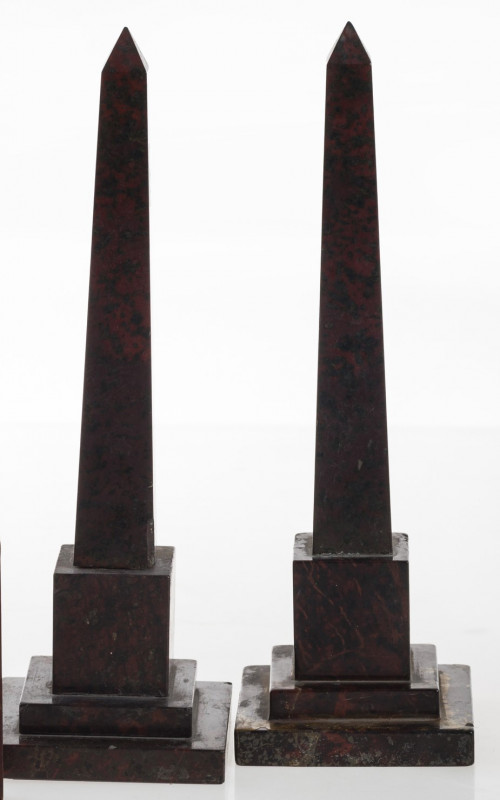 Pareja de obeliscos de mármol griotte, S.XIX