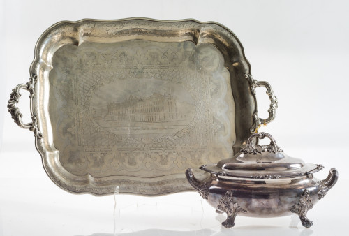 Sopera metal plateado. 