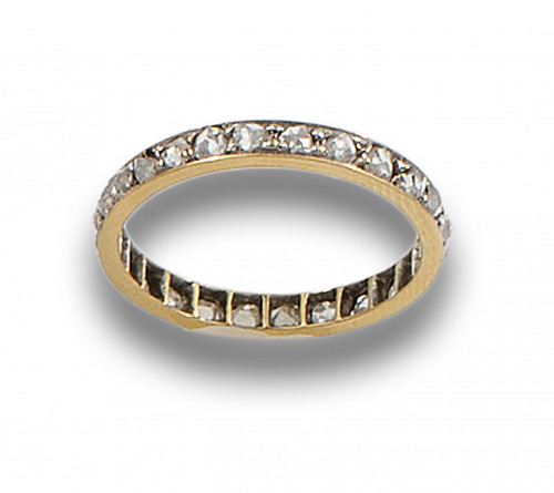 ALIANZA SIN FION DE DIAMANTES, EN ORO BICOLOR