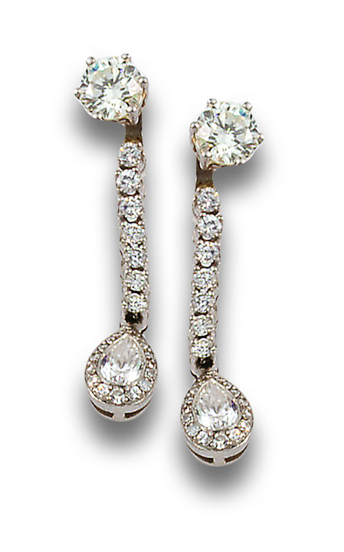 PENDIENTES LARGOS ESTILO ANTIGUO DE DIAMANTES Y ORO BLANCO