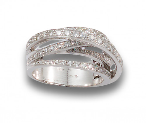 SORTIJA BOMBÉ DE DIAMANTES Y ORO BLANCO