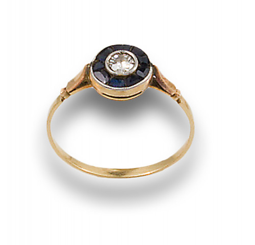 SORTIJA OJO DE PERDIZ DE DIAMANTE, ZAFIROS Y ORO AMARILLO