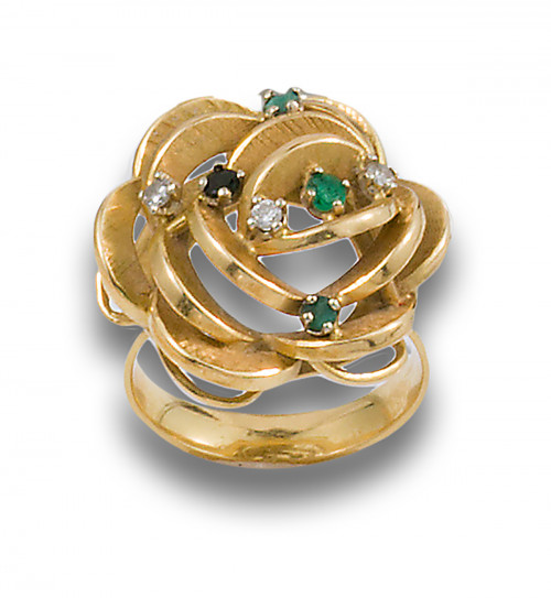 SORTIJA FLOR, AÑOS 70, DE ORO AMARILLOS Y VIDRIOS