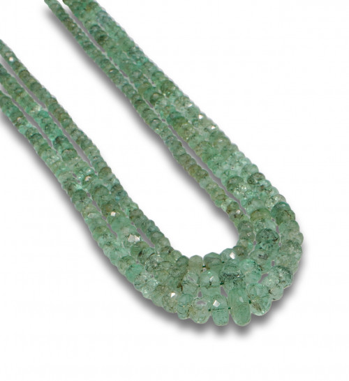 COLLAR DE TRES HILOS DE ESMERALDAS FACETADAS