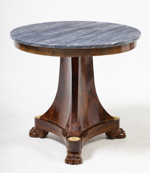 Velador de estilo Imperio