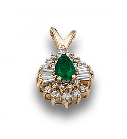 COLGANTE DE ESMERALDA, DIAMANTES Y ORO AMARILLO